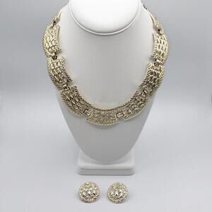Vintage Elegant Gold Tone Filigree Necklace